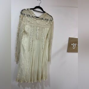 Free People size M Cream Bishop Sleeve Cowl Neck